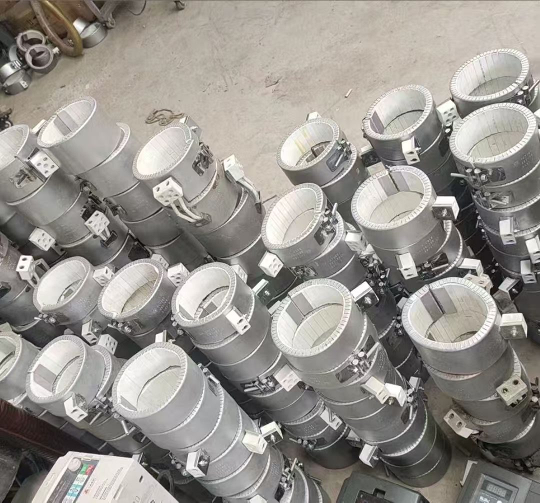 Ceramic band heaters